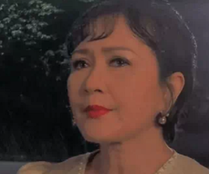Clip NSND Minh Hòa đứng khóc trong 'Thương ngày nắng về': Mưa xối xả không dìm được nhan sắc đỉnh cao