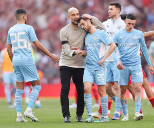Pep Guardiola vỡ mộng ăn ba lại là may