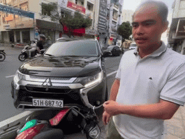 Giảng viên đại học lao thẳng ôtô vào tên cướp: 'Nó chạy rồi rút dao ra dọa nhưng mình với một người kia vẫn bắt được'