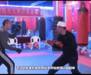 'Đại sư' Đường Lang Quyền đánh như tấu hài vẫn hạ knock-out đối thủ sau chưa đầy 30 giây