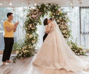 Hậu vệ Hồ Tấn Tài đưa vợ sắp cưới đi thử váy, nhan sắc cô dâu khiến dân tình trầm trồ