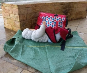 Bé gái 1 tuổi bị bỏ rơi cùng lời nhắn 'chưa khai sinh'