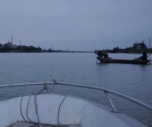 Nam thanh niên ôm ba lô chứa kỷ vật của người yêu rồi bất ngờ nhảy cầu tự tử