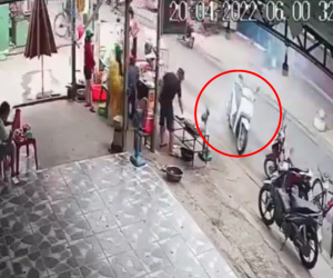 Vào quán ăn nhưng để xe kiểu bất chấp, khách hàng không ngờ kẻ gian làm việc này ngay giữa đường