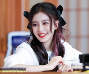 Sự nghiệp của Angelababy hậu ly hôn Huỳnh Hiểu Minh: Lộ rõ nhược điểm về mọi mặt, tương lai đầy mịt mù