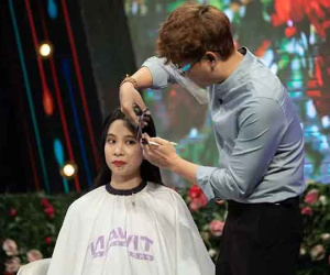 Bạn muốn hẹn hò: Trổ tài cắt tóc ngay lần đầu gặp, anh chủ tiệm tán đổ cô gái xinh