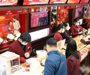 Bán vàng đánh chứng lỗ khẳm trăm triệu, nhà đầu tư ôm hận