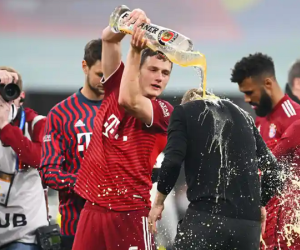 Hạ Dortmund, Bayern lần thứ 10 liên tiếp vô địch Bundesliga