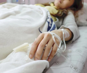 Đi khám vì đau tức bụng, bác sĩ giật mình khi nhìn kết quả nội soi của cô gái trẻ ở Hà Nội