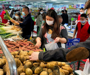 Người Bắc Kinh vội vã tích trữ lương thực trong bối cảnh Trung Quốc phong tỏa nhiều thành phố