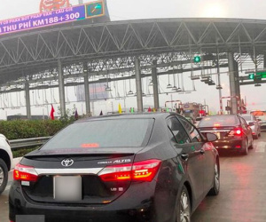 Lần đầu tiên Hà Nội chỉ đạo 'xả trạm' thu phí khi ùn tắc