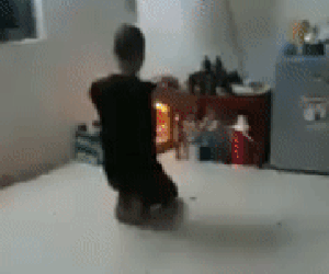 Môn đồ Thất Sơn Thần Quyền ở Việt Nam gây bão với màn luyện công cực 'dị'
