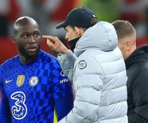 Ví MU với 'rác rưởi', Lukaku bị la ó khi trở lại Old Trafford