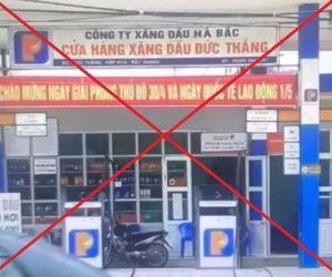 Công an triệu tập 2 người đăng ảnh 'Chào mừng giải phóng Thủ đô 30-4'