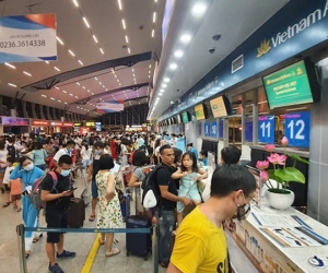 Sát lễ 30/4, vé máy bay bất ngờ giảm mạnh, dân buôn xả lỗ