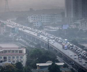 Người dân ùn ùn rời Hà Nội từ mờ sáng, đường Vành đai 3 'tê liệt'
