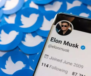 Tương lai mờ mịt, nhân viên Twitter trút giận lên CEO