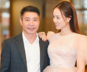 Vợ NSND Công Lý tiết lộ số tiền trong tài khoản ngân hàng, con số là bao nhiêu khiến dân tình ngỡ ngàng?