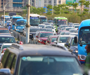 Chưa kết thúc nghỉ lễ, cửa ngõ Hà Nội đã ken đặc xe cộ