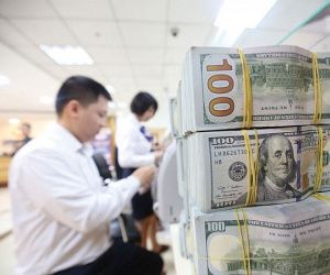 Chứng khoán toàn cầu và đồng USD diễn biến trái triều