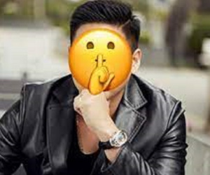 Một nam diễn viên đăng đàn bị người phụ nữ 'quấy rối' ngay trên máy bay