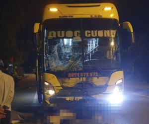 Xe máy va chạm với ô tô khách, 3 thanh niên tử vong tại chỗ