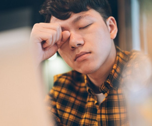 Lễ lạt, cứ quá chén là chồng lại hứa giúp họ hàng