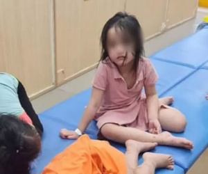 Xôn xao thông tin bố mẹ bỏ quên con ở khu vui chơi, hình ảnh 2 bé chờ đợi đến đói lả khiến cư dân mạng xót xa