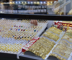 Giá vàng hôm nay 3-5: Giảm sốc khi dòng tiền dồn vào USD và trái phiếu Mỹ
