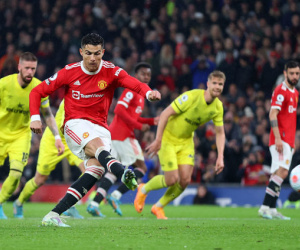 Đại thắng Brentford, MU níu hy vọng mong manh vào top 4