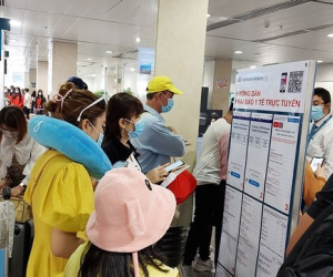 Việt Nam bỏ khai báo y tế