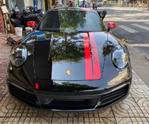 Dàn Porsche 911 hơn 60 tỷ mới về nhà đại gia Đặng Lê Nguyên Vũ