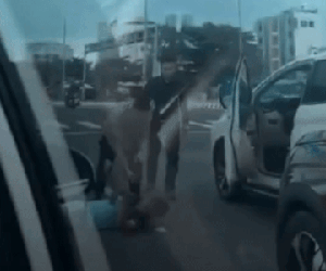 Bắt 1 đối tượng trong nhóm côn đồ đánh hội đồng tài xế grab sau va chạm giao thông