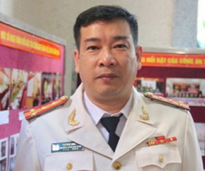 Truy tố nguyên trưởng Công an quận Tây Hồ Phùng Anh Lê tội nhận hối lộ