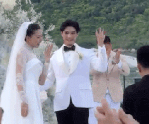 HOT: Ngô Thanh Vân đẹp như công chúa, ngọt ngào khóa môi Huy Trần và 1001 khoảnh khắc đáng nhớ khác trong hôn lễ tại Đà Nẵng