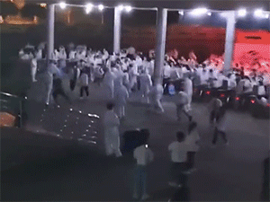 Công nhân ở Thượng Hải náo loạn vì không được về nhà do phong tỏa phòng ngừa Covid-19