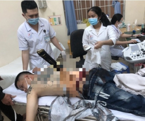 Nhờ người tình bẫy 'đối thủ' đến rồi dùng kiếm Nhật đâm