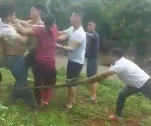 Người phụ nữ dẫn nhóm côn đồ vào nhà dân đòi nợ, đánh người nhập viện
