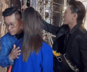 Isaac gây chú ý với hành động dành cho đàn anh Tuấn Hưng trong cánh gà sân khấu