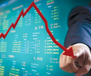 VN-Index giảm sâu, la liệt cổ phiếu nằm sàn: Ôm tiền không dám bắt đáy