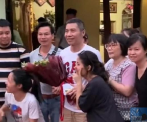 Công Lý đi diễn trở lại sau thời gian dài dưỡng bệnh, dân tình vui mừng mong 'cô Đẩu' trở lại Táo Quân