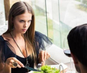 Đàn ông có 3 thói quen này khi đi ăn đa phần là tính xấu, đừng hẹn hò
