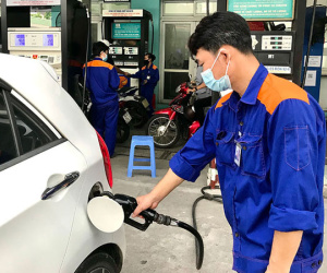 Giá xăng tiếp tục tăng mạnh, vượt mốc 30.000 đồng/lít?