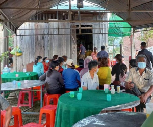 Vừa khâm liệm cho vợ xong, chồng ra sau nhà treo cổ tự vẫn bỏ lại 2 con nhỏ
