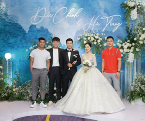Ảnh nét căng trong đám cưới Hà Đức Chinh: Vợ Công Phượng xuất hiện một mình, HLV Park Hang-seo vắng mặt
