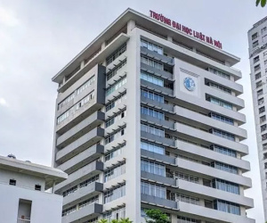 Trưởng khoa ĐH Luật bị tố cưỡng dâm: Nạn nhân không để 'chìm xuồng'