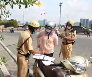 Các lỗi ôtô và xe máy vi phạm giao thông bị phạt tiền ngay