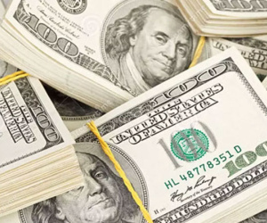 USD chợ đen đắt kỷ lục, tiến sát 24.000 đồng/USD