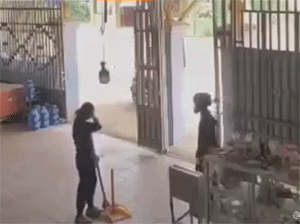 'Vẩy thuốc': Giải mã hiện tượng nhiều người nghi bị thôi miên hoặc đánh thuốc mê rồi mất của dù đối tượng trước mặt không hề hành động gì
