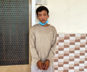 Con trai đi trộm mang tiền về cho mẹ, bị mẹ báo công an